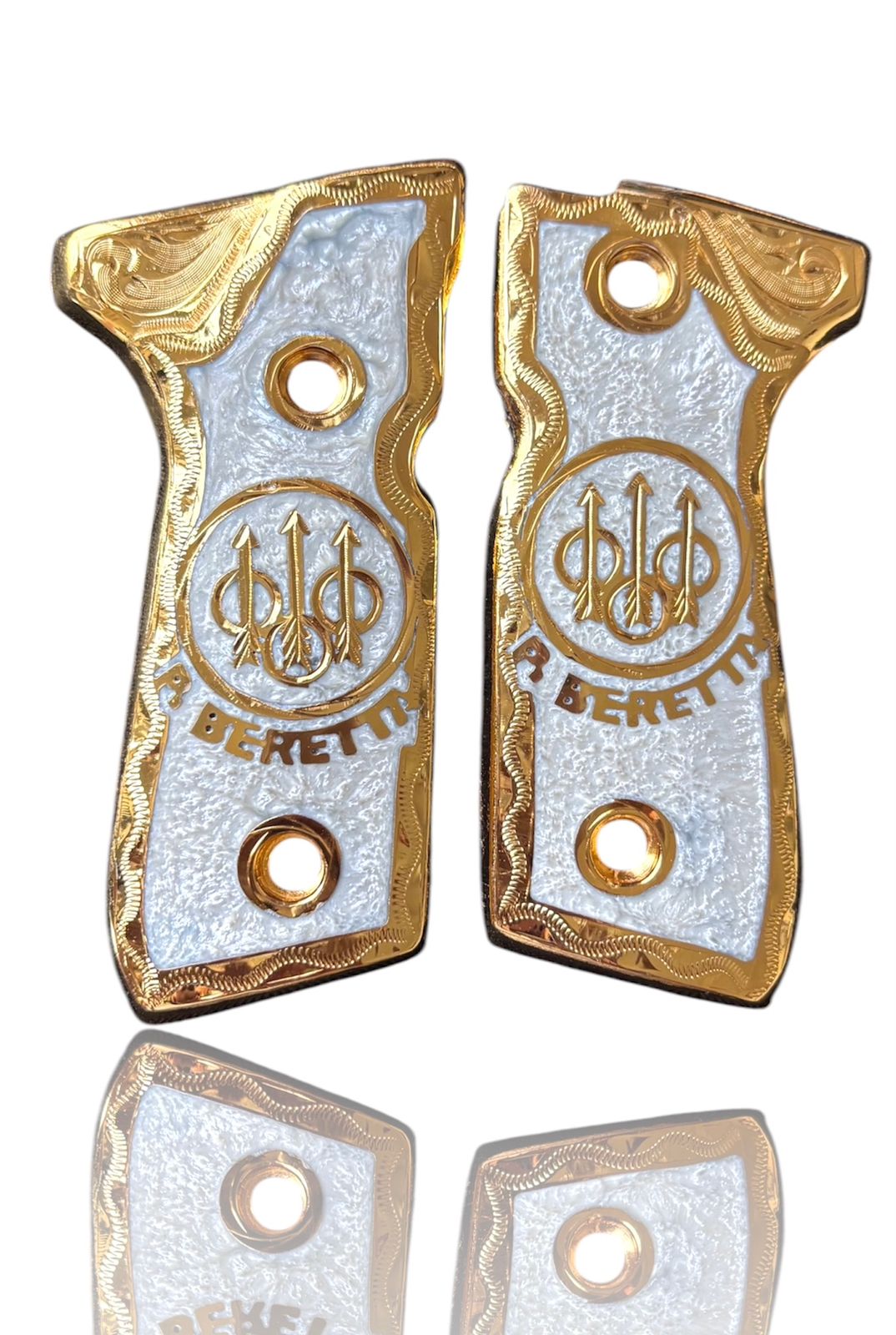Cachas Beretta 9mm Oro 14K y Resina Blanca Acabado Premium